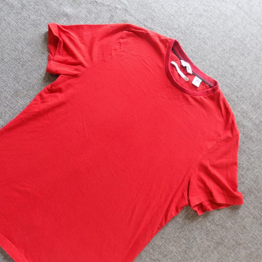 Calvin Klein T-Shirt Mens Small Red Good Supima Cotton Micro Stripe Short Sleeve